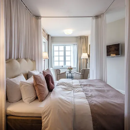 Отель Stella Maris 4*